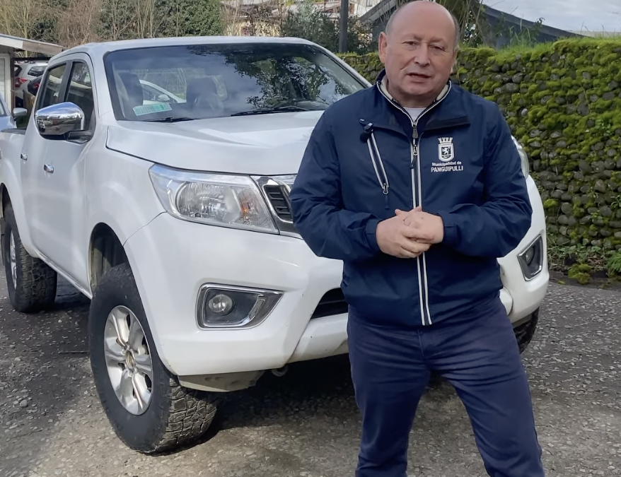 Alcalde Valdivia anunció reparación y recuperación de camionetas municipales abandonadas